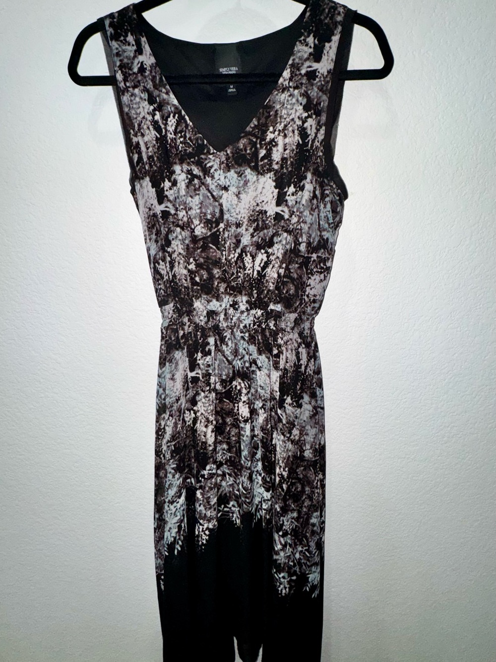 Simply Vera Vera Wang Black and Gray Abstract Sleeveless Dress - Medium